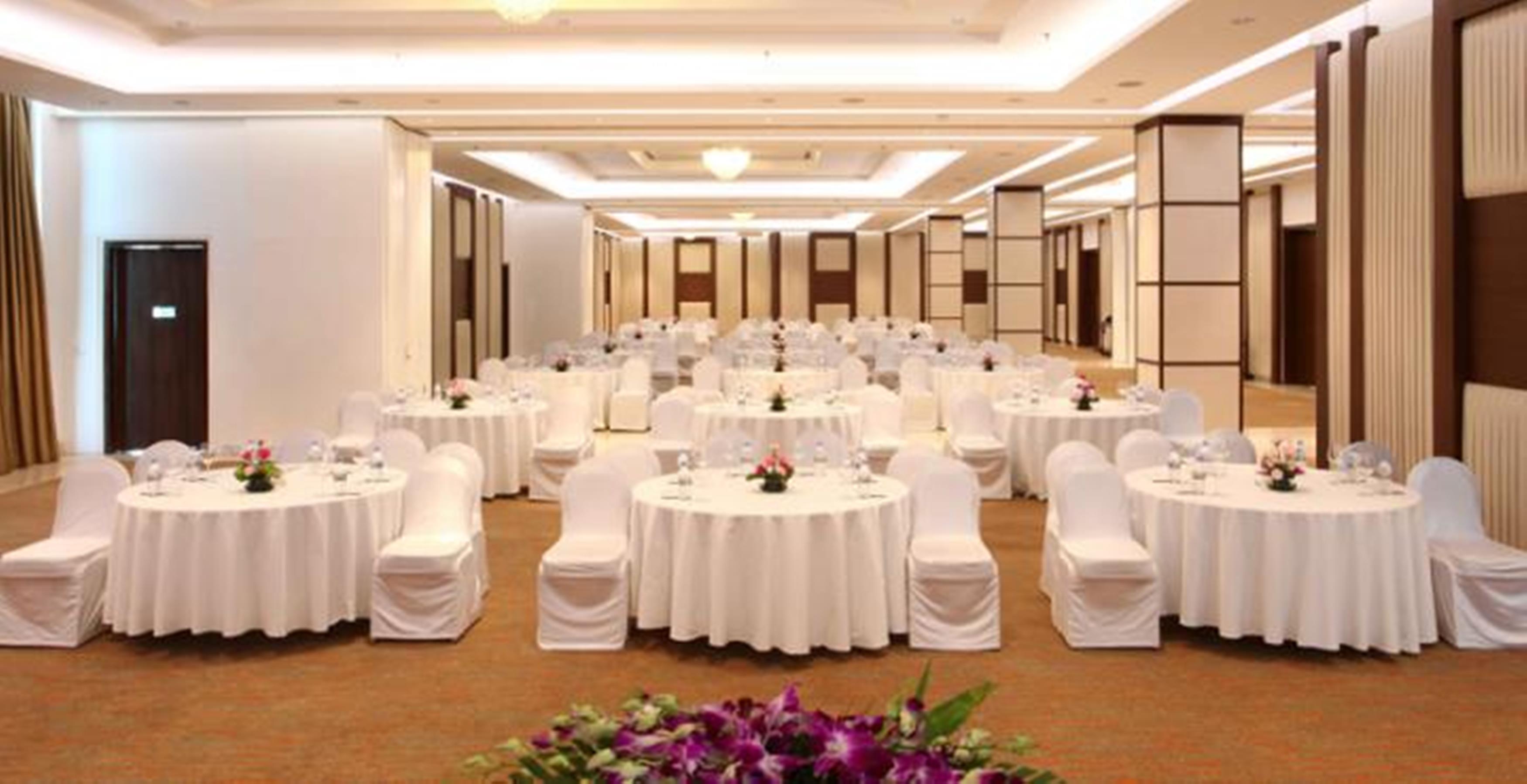 Welcomhotel By Itc Hotels, Dwarka, New Delhi Kültér fotó The ballroom